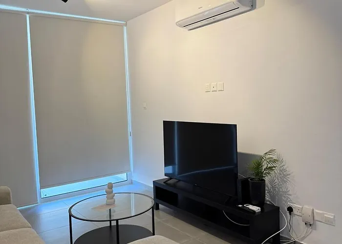 The Minimal Nest Apartment *